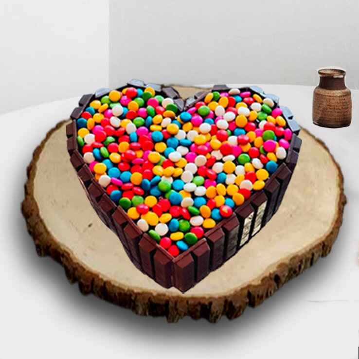 The Best heart shape KITKAT CAKE in calicut at Besto Bakes