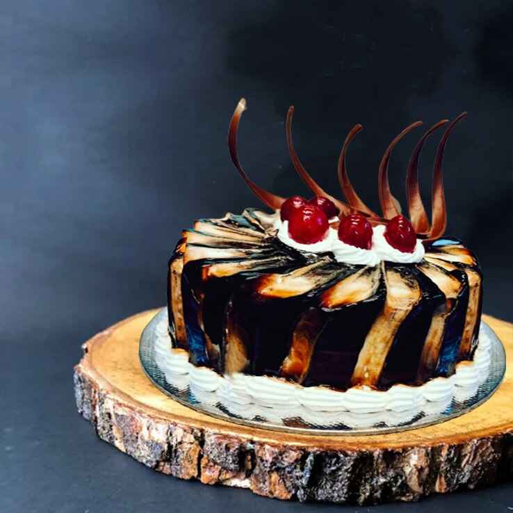 The Best CARAMEL CHOCOLATE CAKE in calicut at Besto Bakes